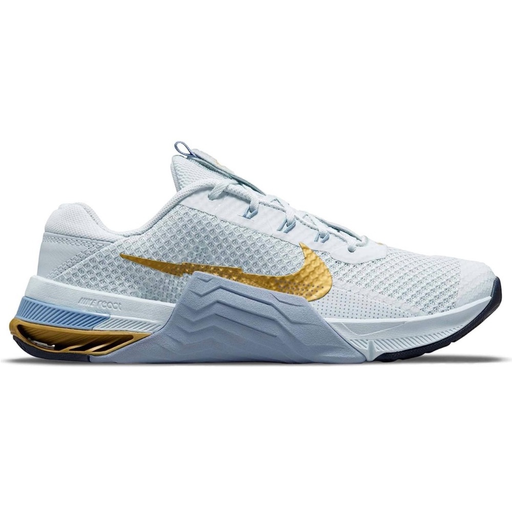 Nike Metcon 7 in Pure Platinum Metallic Gold Women’s size 9/Men’s size 7.5